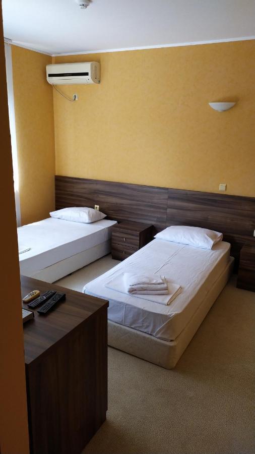 Paradise Bay Hotel Pomorie Exteriör bild