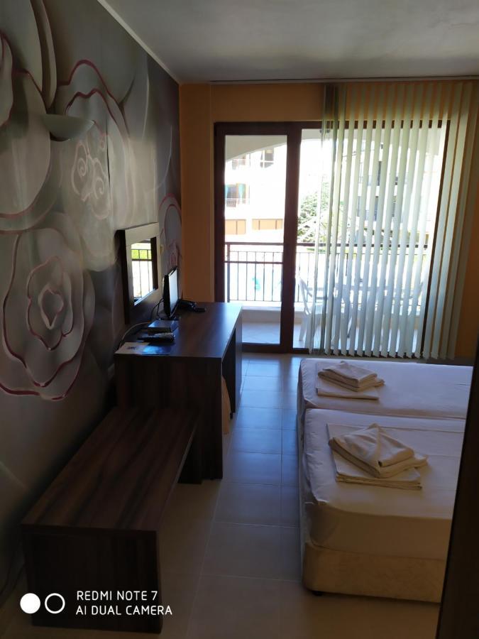 Paradise Bay Hotel Pomorie Exteriör bild