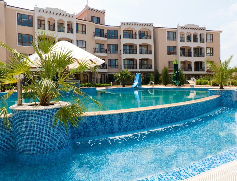 Paradise Bay Hotel Pomorie Exteriör bild